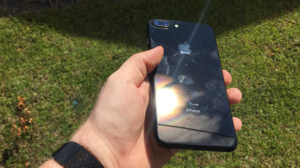 Iphone 7 Plusジェットブラックモデルを一週間裸でつかってみた結果 ソフトアンテナ