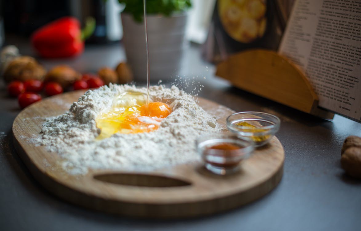 Breaking egg flour spices 407073