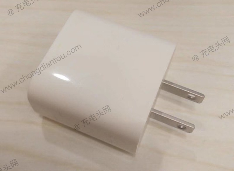 Apple 18w charger side