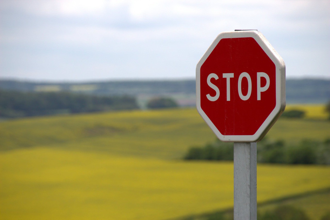 Stop shield traffic sign road sign 39080
