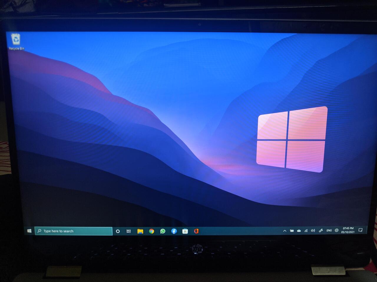 Some windows 11 users end up with a windows 10 taskbar 534166 2