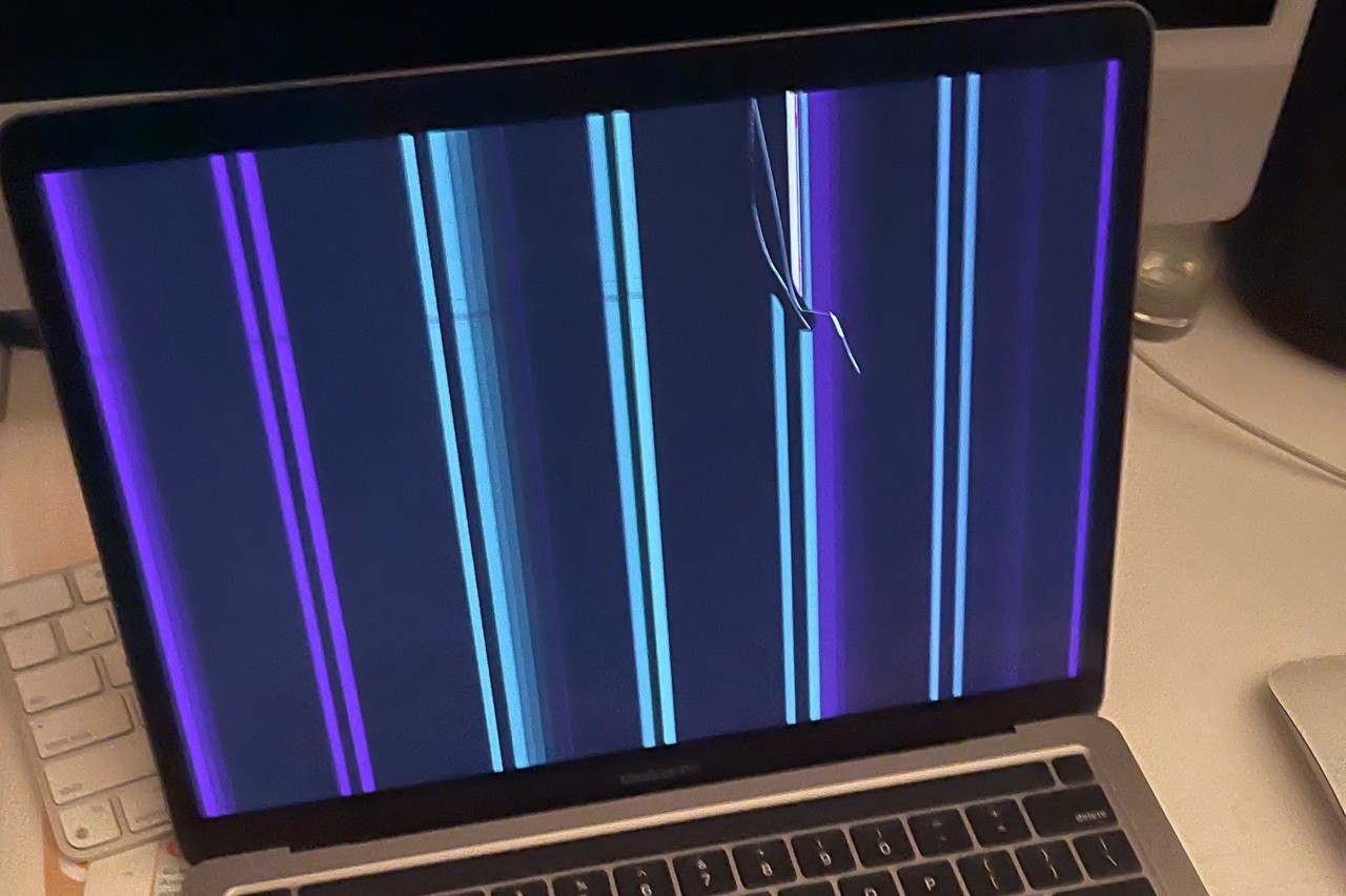 M1 MacBook Airの画面が突然割れる問題が依然として炎上中 - 50ページ 