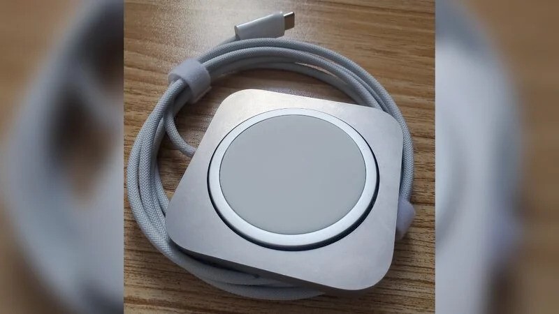 Unreleased apple magic charger