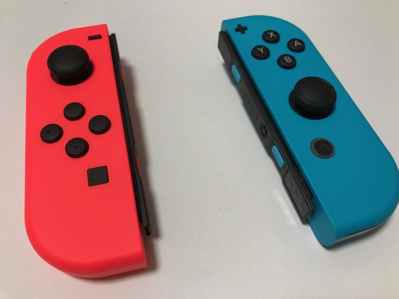 Nintendo Switch用コントローラー Joy Con L ネオンレッド R ネオンブルー を購入 ソフトアンテナブログ